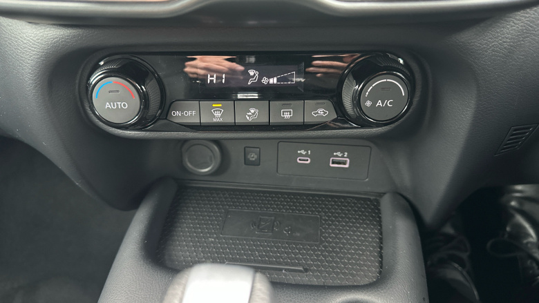 Nissan Juke 1.0 DiG-T N-Connecta 5dr DCT Petrol Hatchback